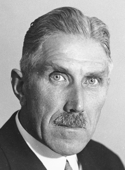 Datei:Franz von Papen.jpg