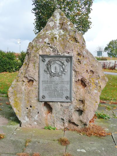 Waldenserstein Neuhengstett.jpg